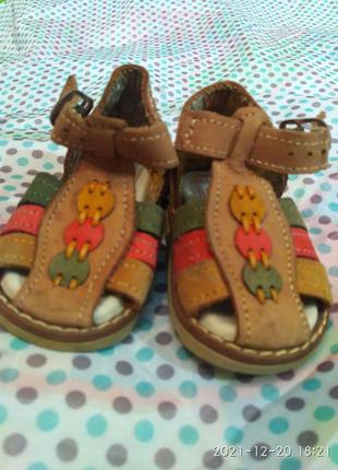 Детские кожаные итальянские босоножки 18 р.