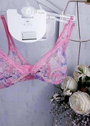 Бюстгальтер  )) бюст англія 70а/в