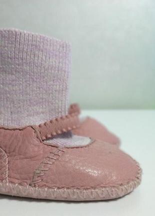 Детские фирменные пинетки из натуральной кожи от ugg - оригинал10 фото