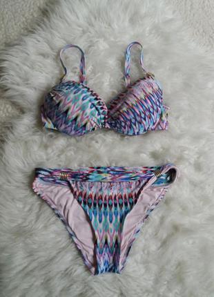 Раздельный купальник с золотистой фурнитурой