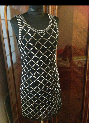 Плаття вишите каменями
