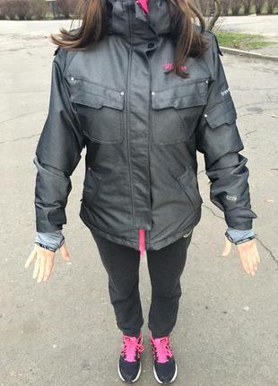 Зимняя куртка ,горнолыжная , многофункциональная
