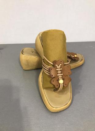 Шльопанці жіночі