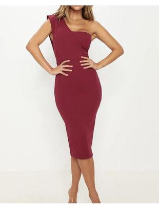 Жіноче плаття фірми pretty little thing