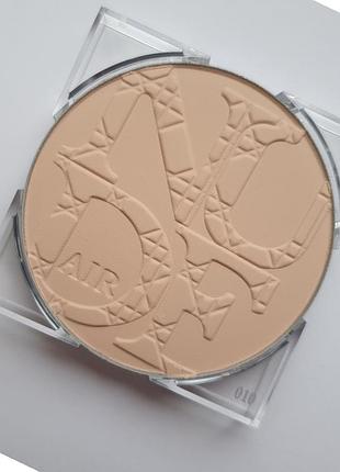 Dior diorskin nude air powder 010 - невидима пудра для естевственного сяйва.