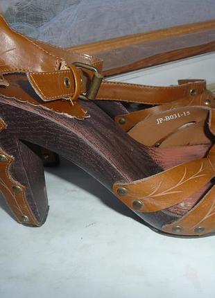 Стильные босоножки,39 р-р