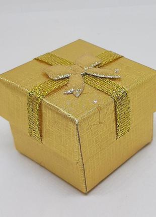 Коробочка для украшений под кольцо или серьги квадратная золотистая
