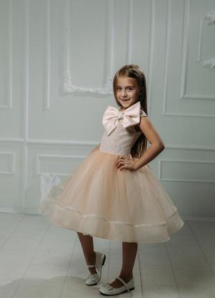Ошатнішою бальне плаття для дівчинки3 фото