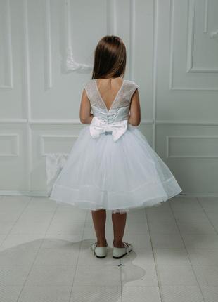 Ошатнішою бальне плаття для дівчинки5 фото