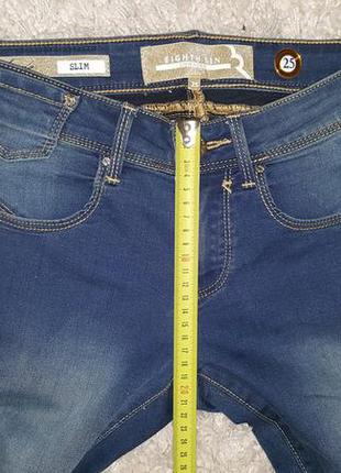 Новые классные джинсы скинни. размер s.2 фото