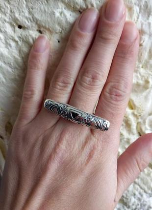 Серебряное кольцо  необычной формы  без вставок
