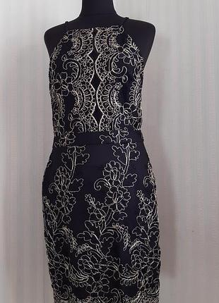 Нарядное платье мини с золотой вышивкой на фатине, кружевом с вырезами quiz