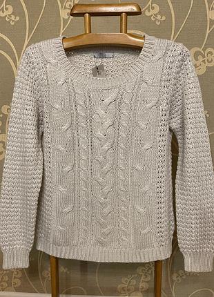 Дуже красивий і стильний брендовий в'язаний светр.