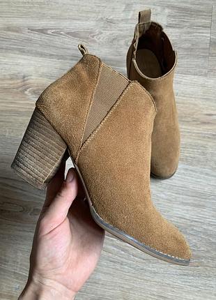 Півчобітки замшеві ботильйони на підборах шкіряні натуральна замша