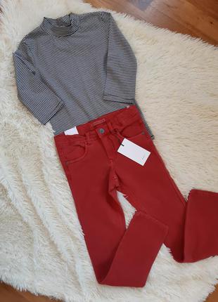 Джинсы красные, реглан