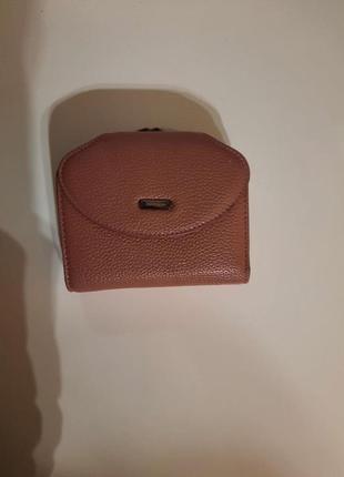 Кошелёк тёмно-малинового цвета