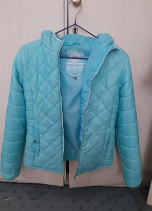 Куртка жіноча.