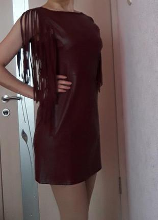 Сукня бордова з екошкіри з бахромою