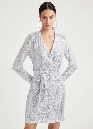 Нарядное платье с пайетками серебристого цвета8 фото