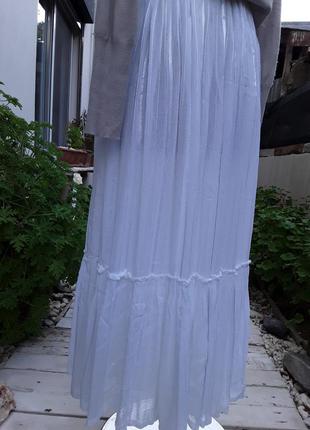 Белая струящаяся юбка.4 фото
