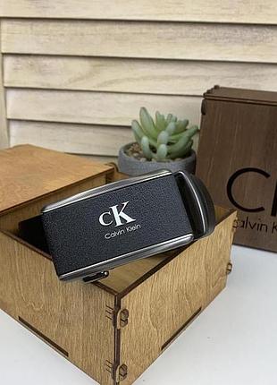 Чоловічий шкіряний ремінь автомат в подарунковій дерев'яній коробочці