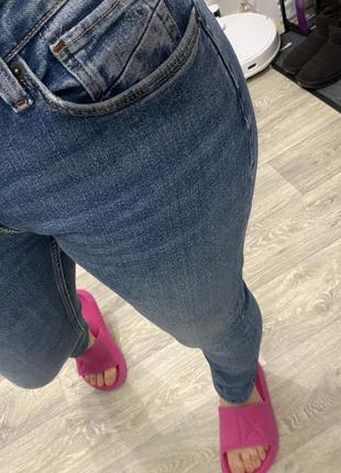 Джинсы