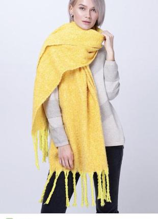 Шикарный объёмный яркий мягкий шарф с бахромой1 фото