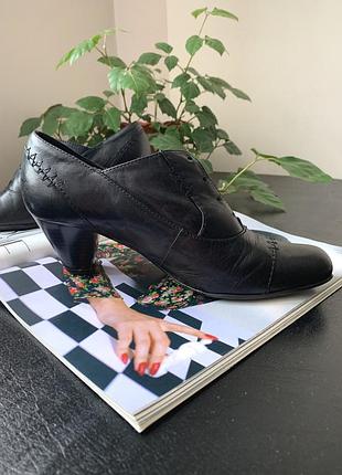 Жіночі вінтажні чорні шкіряні туфлі, черевики, чобітки, театр, ретро стиль