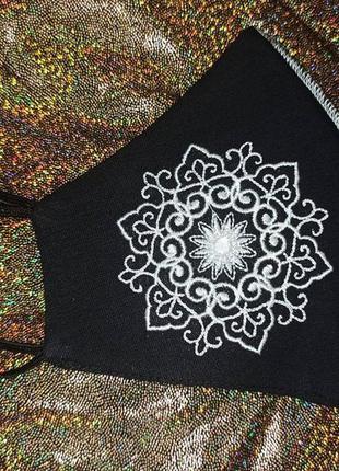 Маска з вишивкою на 100% бавовні ( на гумках)