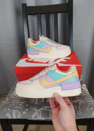 Різнокольорові кроси nike air force shadow pale ivory. найк аір форс шадоу іворі