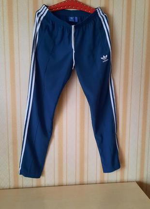 Лёгкие спортивные брюки глубокого бирюзового цвета adidas