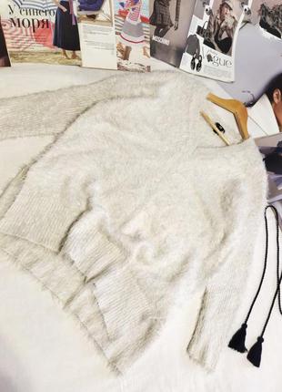 !!уютный оверсайз свитер травка с разрезами жемчужного цвета!!