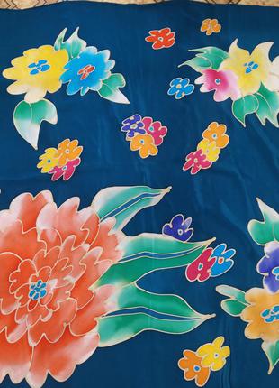 Бооьшой шелковый платок в цветах