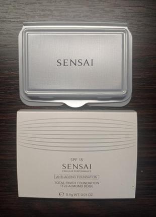 Sensai , тональная основа для лица