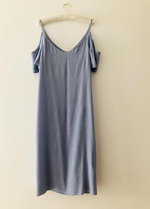 Плаття з відкритими плечима