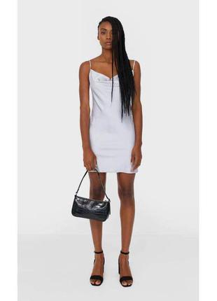 Плаття від бренду stradivarius