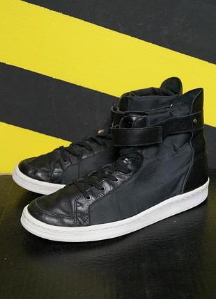 Кожаные и текстильные кроссовки neo