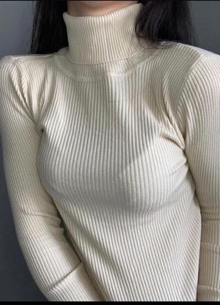 Гольф в рубчик мягкий теплый