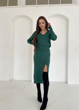 Костюм с юбкой