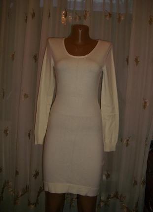 Вязаное платье молочного цвета от mango
