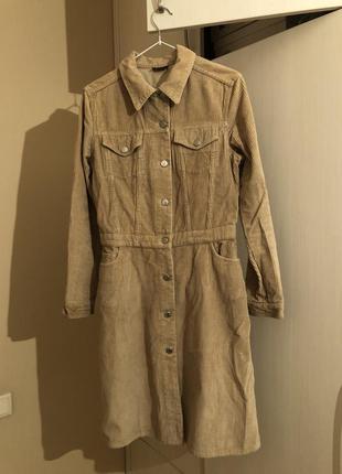 Женский вельветовый плащ.