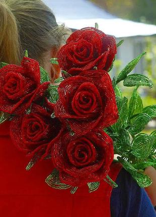 Розы из бисера. хендмейд. цветы из бисера2 фото