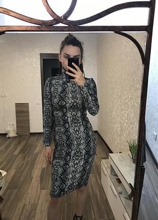 Платье