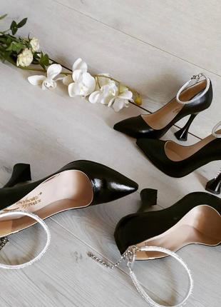 Шикарные туфли лодочки каблук рюмочка нарядные