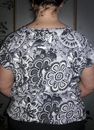 Легка фірмова річна блуза, футболка, 100% коттон, квітковий принт, 50-52 (16-18)2 фото