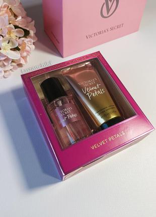 Подарунковий набір victoria's secret velvet petals