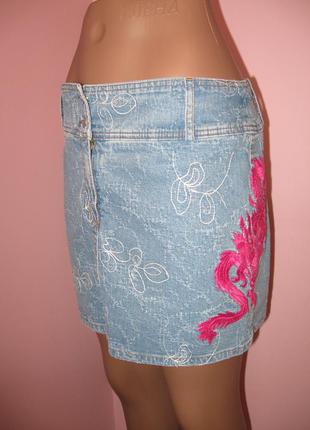 Sale! sale! sale! крутая джинсовая юбочка мини с оригинальной вышивкой1 фото