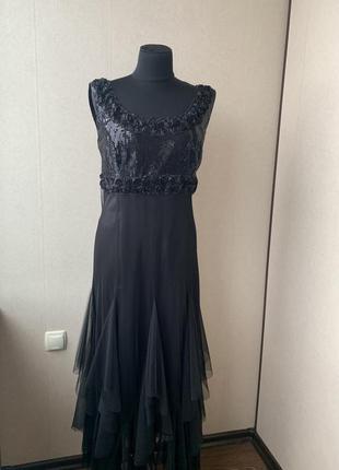 Шикарное вечернее платье для пышной пани