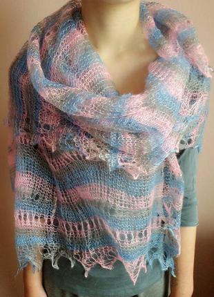 Красивый и стильный оригинальный оренбургский палантин