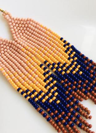 Бежево-коричневые серьги бахрома из бисера7 фото